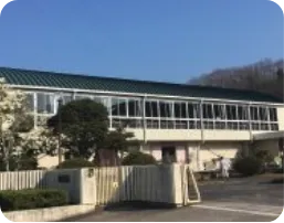 岡山県和気町立本荘小学校体育館に「防災安全ガラス」寄贈
